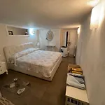 Crispi 169 Comfortable In The Center Of Catania, Near The Sea شقة